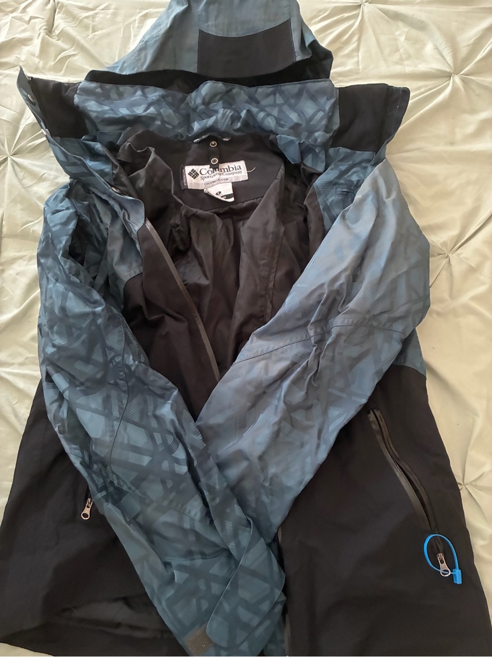 Columbia Blue & Black Women's Ski Jacket with Hood